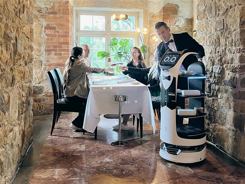 'Luigi' supports the service staff in the Germany's Schloss Filseck&nbsp;restaurant.