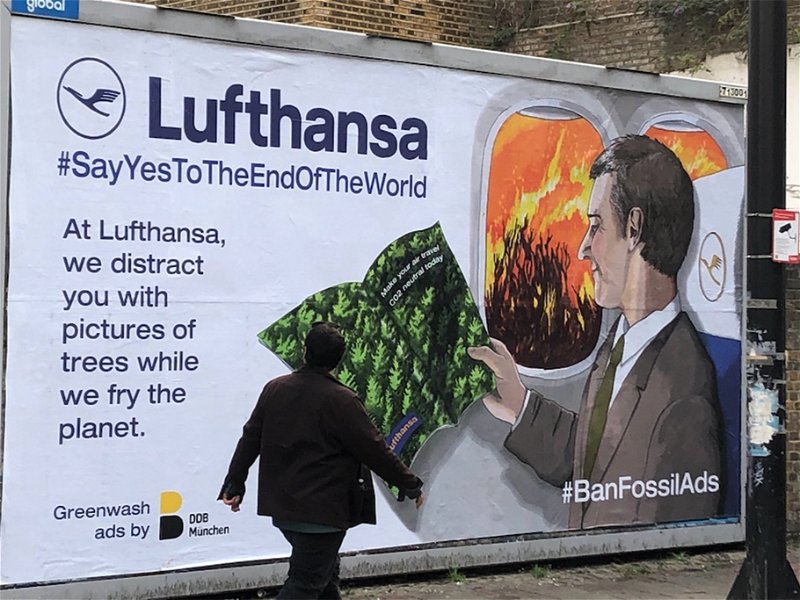 A message from climate activists for Lufthansa and other airlines.