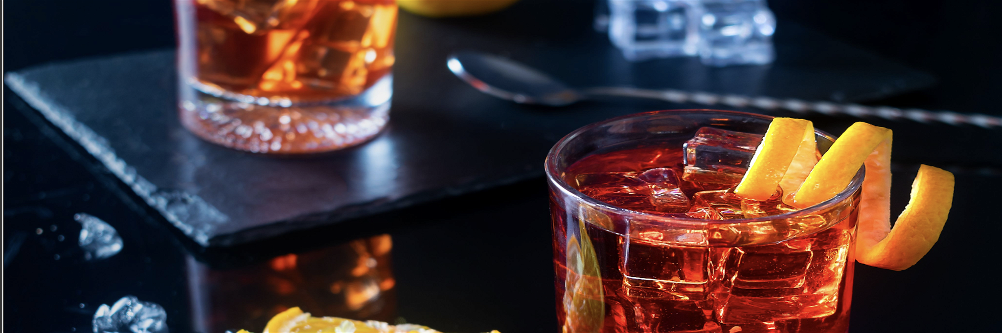 Negroni&nbsp;is the classic three-ingredient&nbsp;cocktail that contains&nbsp;gin, sweet vermouth and Campari.&nbsp;