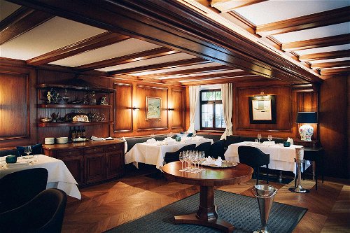 The wood-panelled dining room exudes Baden cosiness.