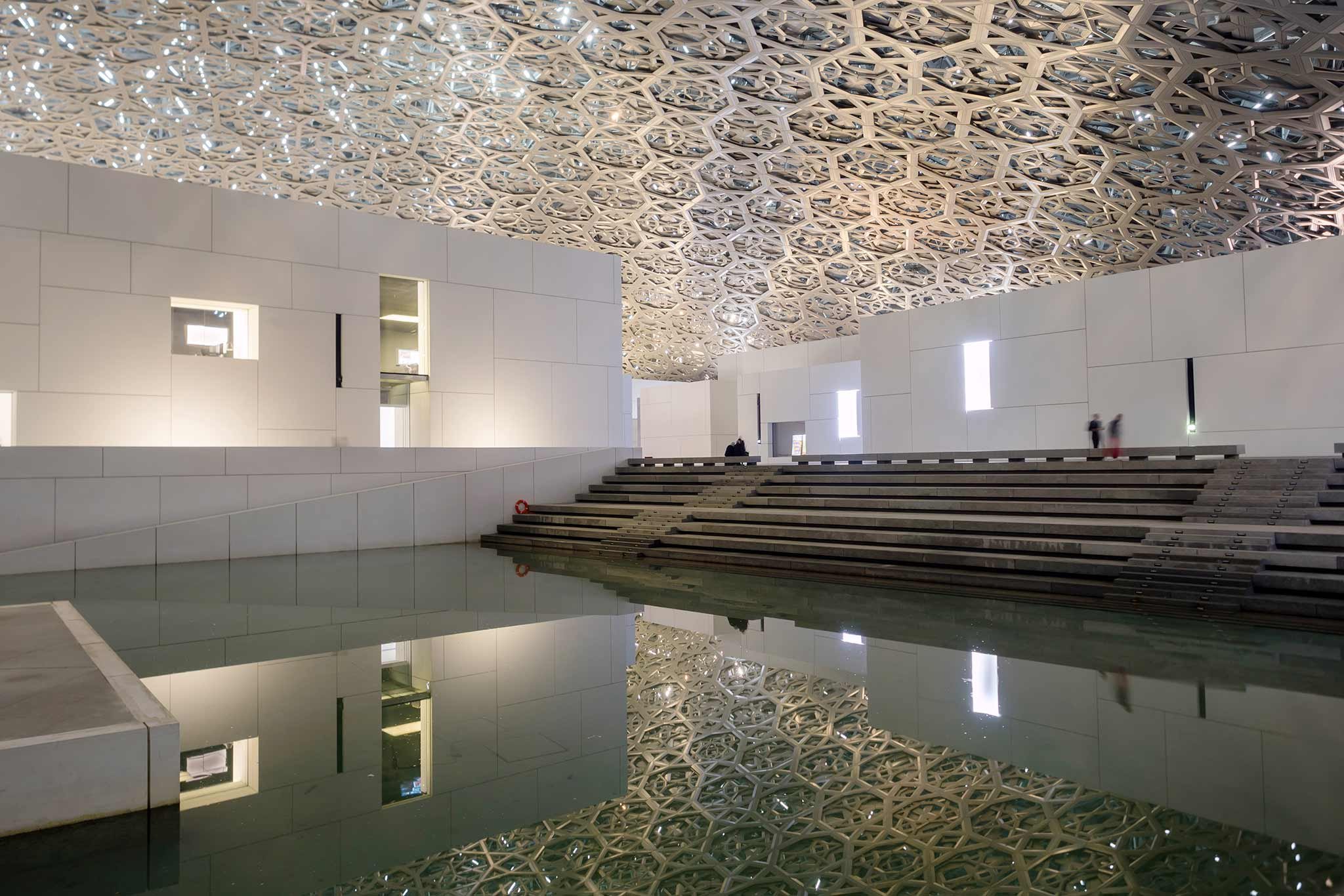 Seit 2017 lockt die Louvre-Dependance auch Kunstkenner aus aller Welt nach Abu Dhabi.
