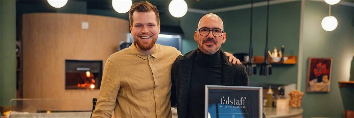Eric Meier und Timo Fritsche vom Restaurant «Oz» in Fürstenau wurden Rahmen des neuen Restaurant- und Beizenguide ausgezeichnet.