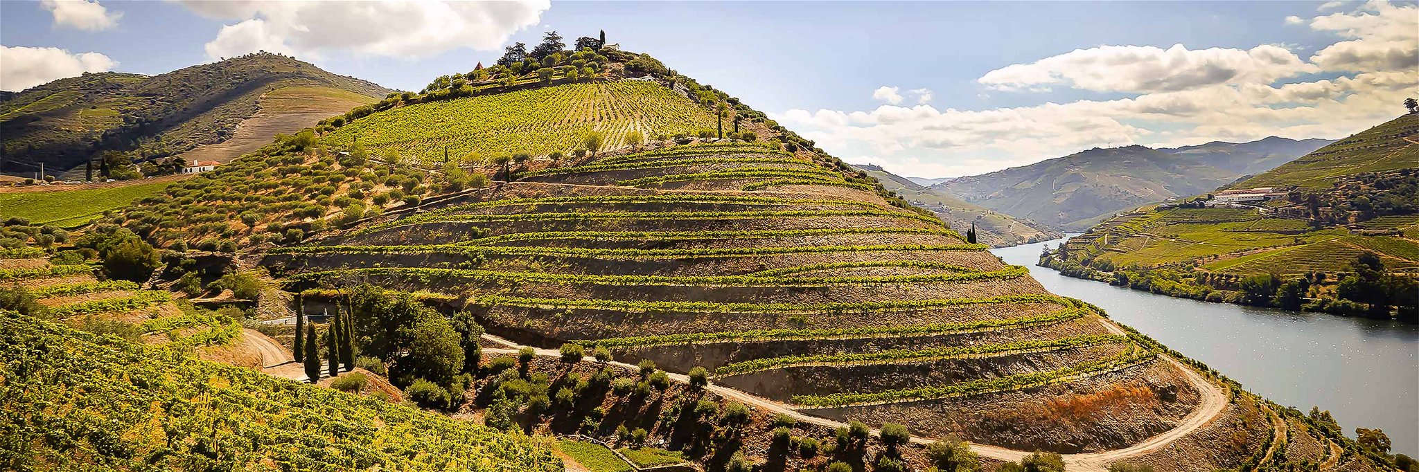 Der Douro schlängelt sich auf knapp 900 Kilometern Länge durch den Norden der iberischen Halbinsel.