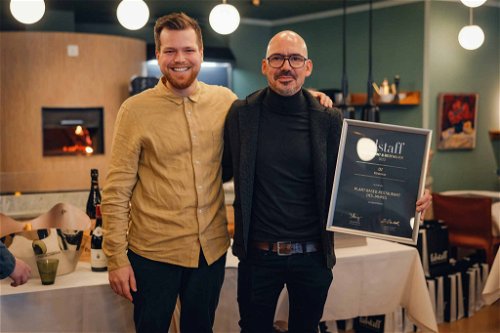 Eric Meier und Timo Fritsche wurden mit dem Restaurant «Oz» als Plant-Based-Restaurant des Jahres ausgezeichnet.