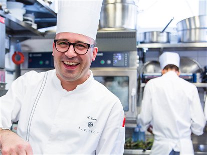 Spitzenkoch Laurent Eperin in der Küche des Zürcher «Pavillon».