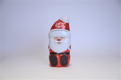 Platz 5: KitKats dickbäuchiger Weihnachtsmann – angezogen.&nbsp;