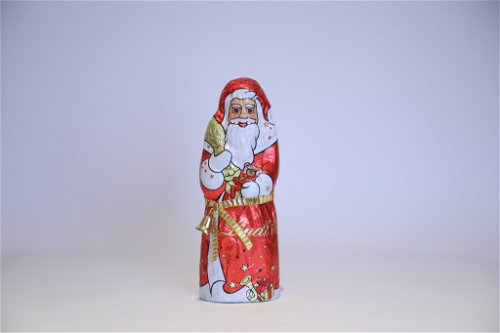 Platz 2: Lindt-Weihnachtsmann mit Festkleid.