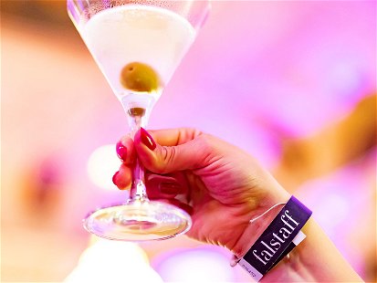Beim »Vienna Bars- &amp; Spiritsfestival 2022« verwandelte Falstaff die Hofburg in die größte Cocktailbar des Landes.