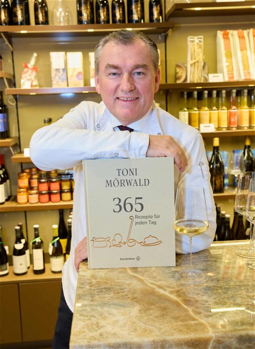 Toni Mörwald präsentiert sein neues Kochbuch »365 Rezepte für jeden Tag« im »Mörwald Kochamt«.