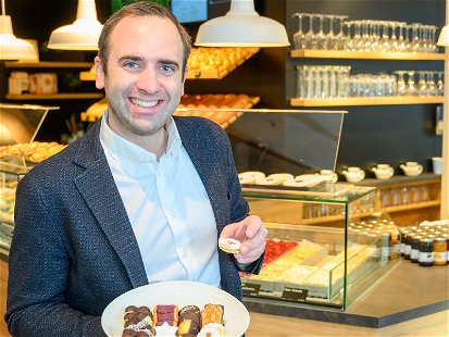Das Familienunternehmen »Resch&amp;Frisch« baut seine Bäckerei-Cafés um. Georg Resch verrät Details zum »Resch&amp;Frisch Liebesbrot-Konzept«.


