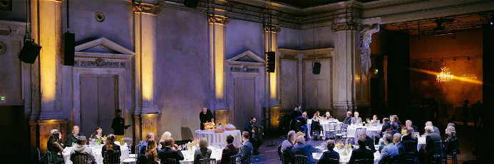 Vor beeindruckender Kulisse geht es im Kasino des Burgtheaters auf kulinarische Entdeckungsreise.