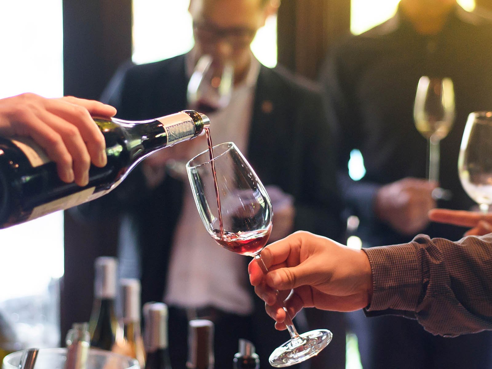 Das große Problem bei Glasflaschen für Wein besteht darin, dass sie meist nur ein Mal genutzt werden.