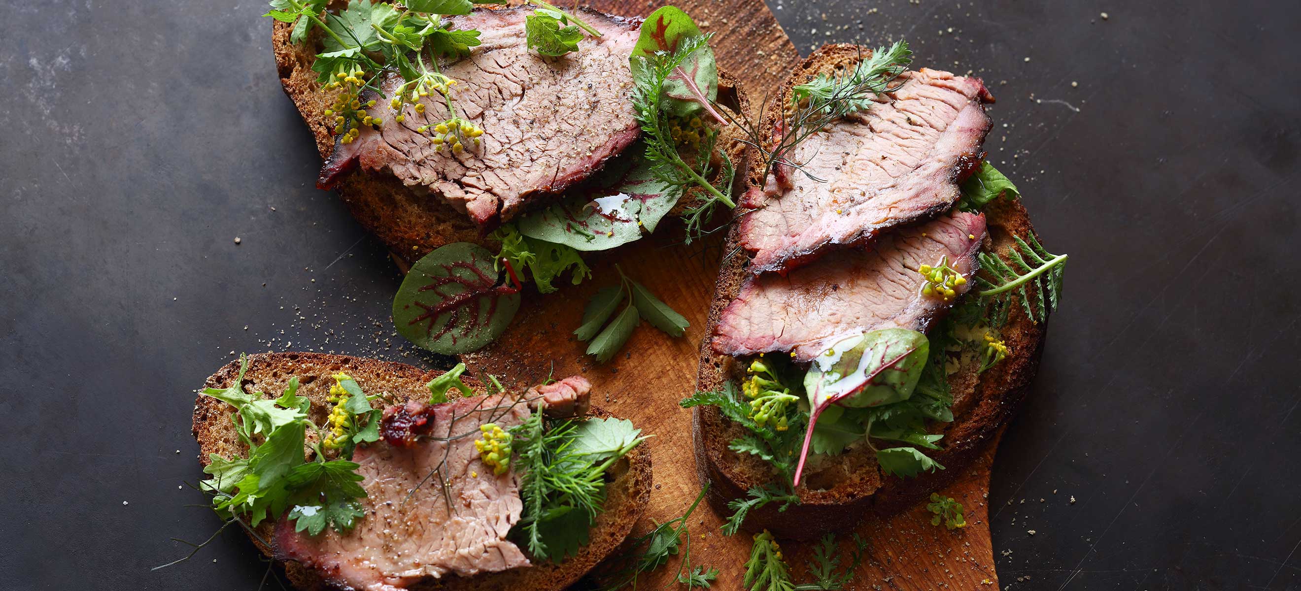 Beef Brisket mit Blaubeer BBQ Sauce - Rezepte - Falstaff