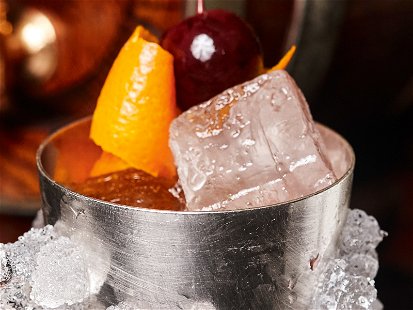 Cooler Klassiker, modern interpretiert: »Gentleman's Cocktail«.