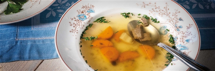 Die Rindssuppe ist ein Klassiker der bäuerlichen Küche.