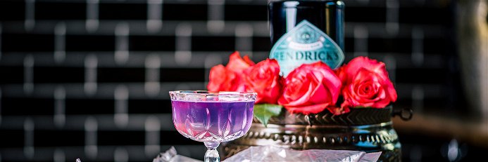 Der Cocktail «Iris» wird mit Hendrick’s Orbium Gin zubereitet, der nur in ausgewählten Bars serviert wird. 
&nbsp;