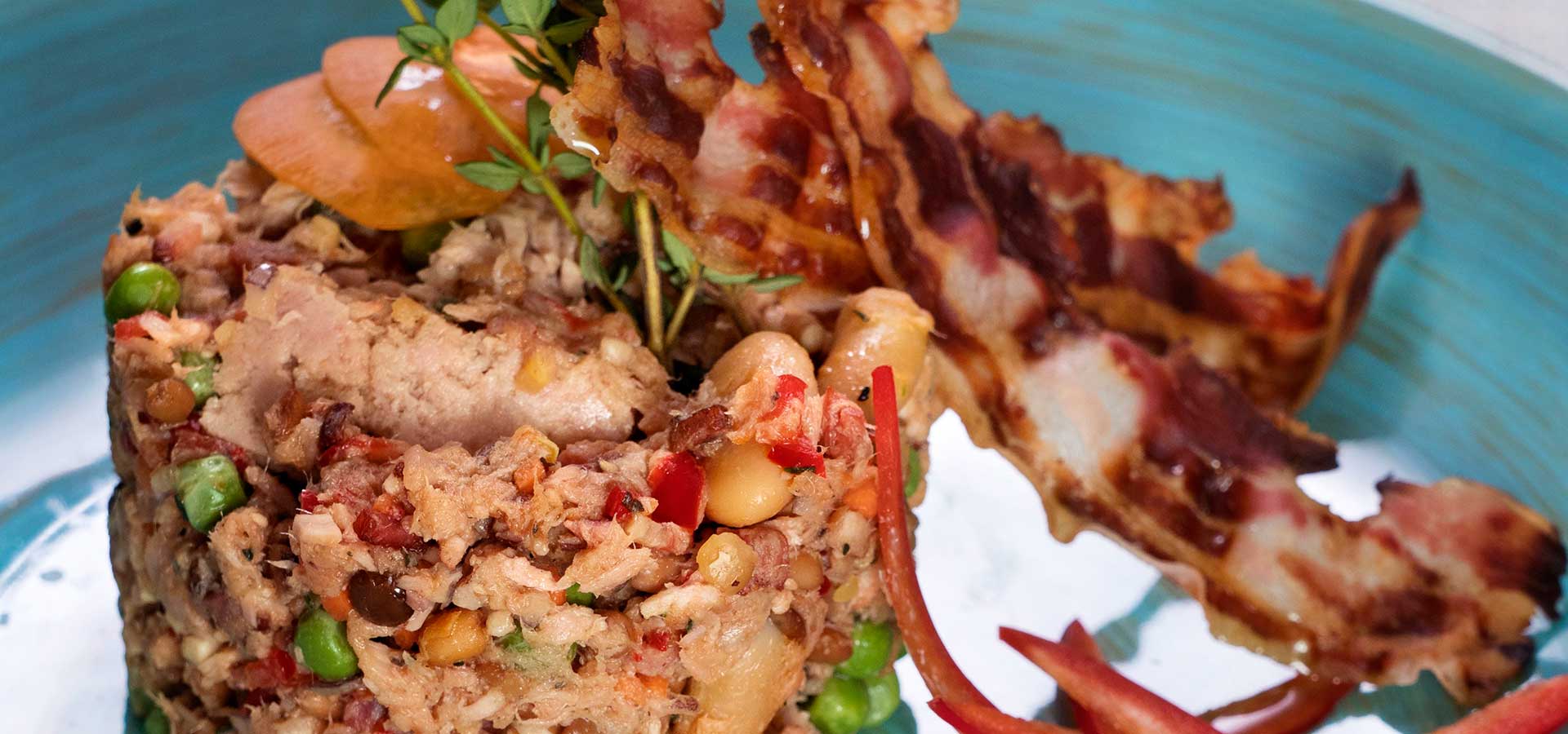 Thunfischtartar mit gerösteten Speckwürfeln - Rezepte - Falstaff