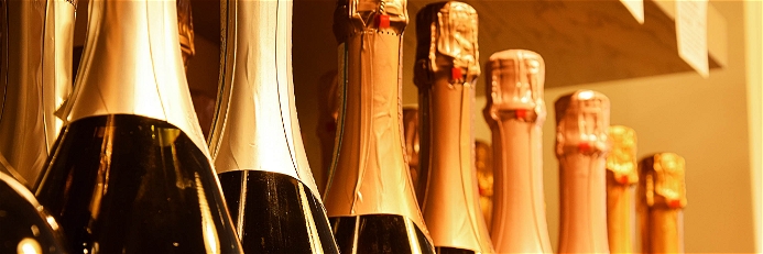 Champagner wird am besten im Keller gelagert.