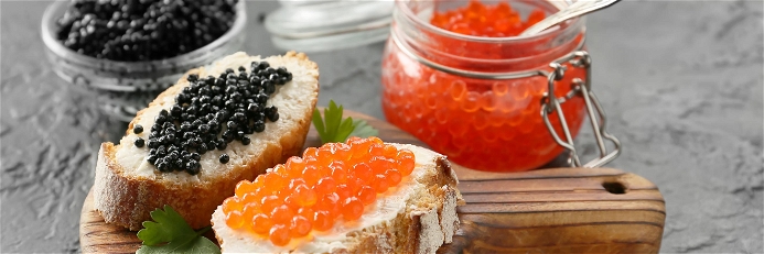 Schwarzer Kaviar kostet aktuell zwischen&nbsp;70 und 390 Euro pro 100 g.