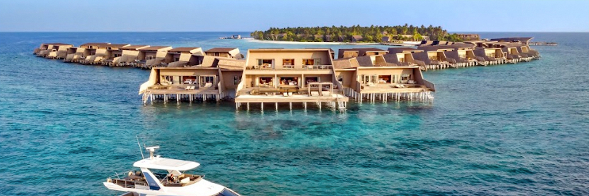 Luxuriöse »Robinson-Crusoe-Träume« können im Edel-Inselresort auf den Malediven Realität werden.