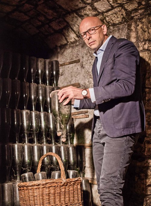 Stefano Capelli, Önologe bei Ca’ del Bosco, versteht es, jeden Wein in eine große Emotion zu verwandeln.