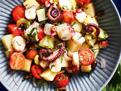 Octopus Salad with tomatoes &amp; potatoes&nbsp; Foodstyling:&nbsp;Thomas Steinmann