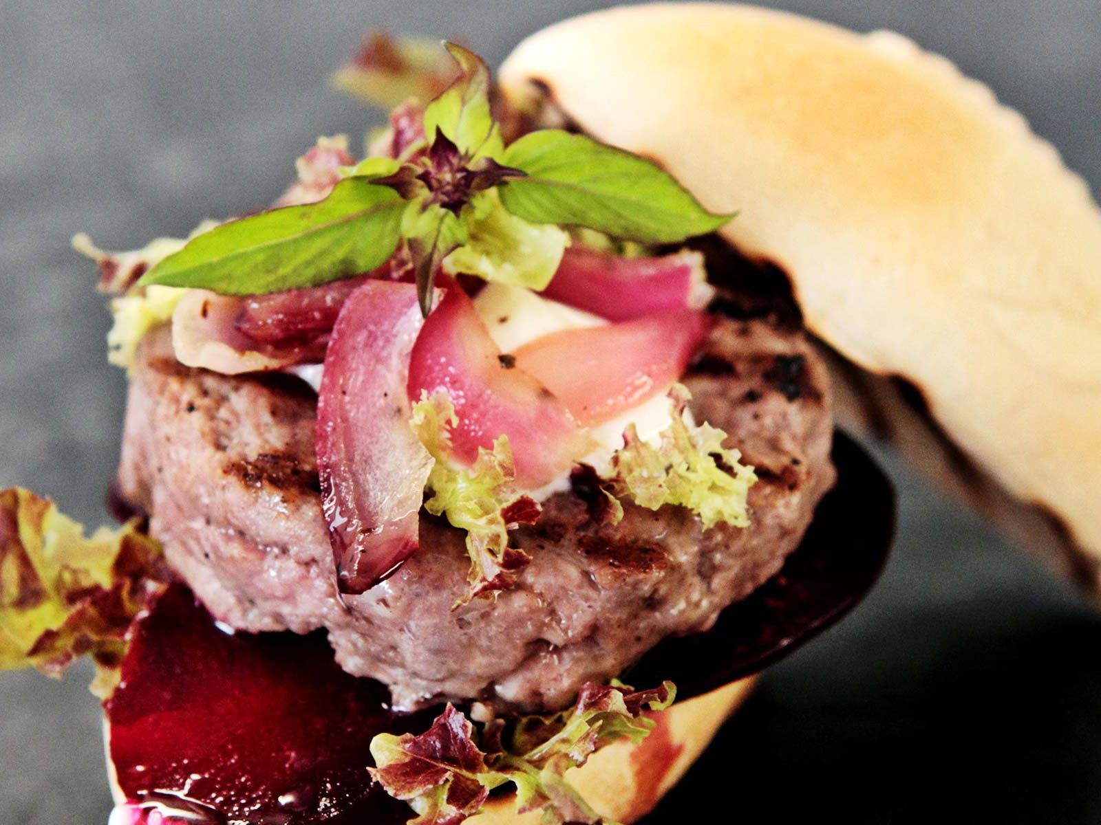 Burgers with beetroot &amp; onions