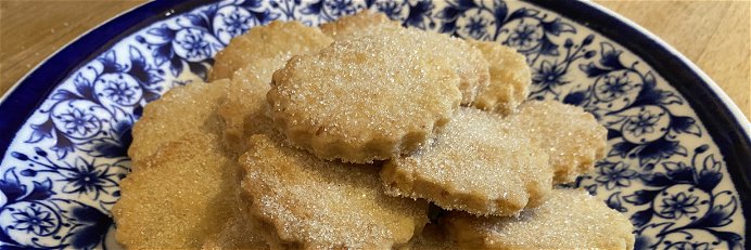 Finished with vanilla sugar, these biscuits make the perfect accompaniment to a cup of English Breakfast or Earl Grey tea.