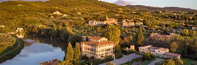 Die »Villa la Massa« liegt eingebettet von den Hügeln des Chianti direkt am Arno.