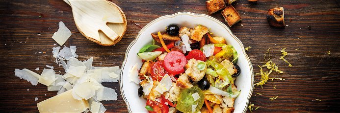 Tuscan Classic: Panzanella with Red Peppers and Celery