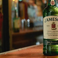 Jameson, Ginger Ale &amp; Lime: Must-Drink am St. Patrick’s Day 2023.