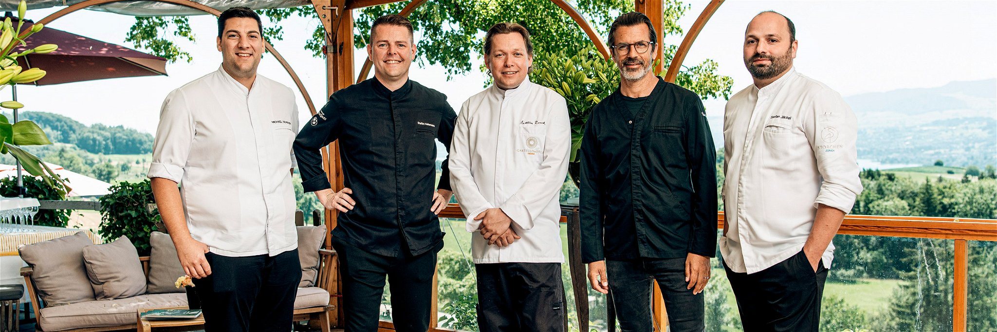 Die vier The Living Circle-Chefs Michael Schuler, Stefan Heilemann, Mattias Roock und Stefan Jäckel mit Andreas Caminada (2.v.r.).