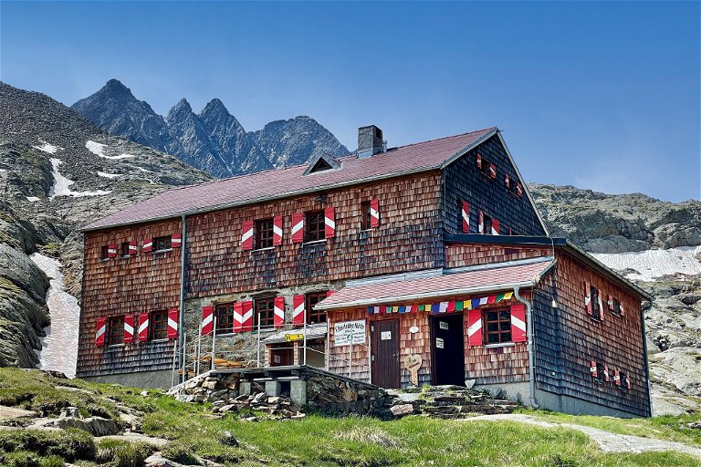 Auf dem ersten Platz in Kärnten:  In der  »Elberfelder Hütte«  herrscht dank jungem Team neues Leben. Echte Bergromantik!