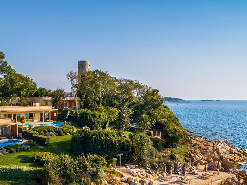 Urlaubsparadies. Nur die Sonne liefert die Energie für den Strom im prächtigen »Isabella Valamar Collection Island Resort« auf der Insel  Sveti Nikola vor Poreč.