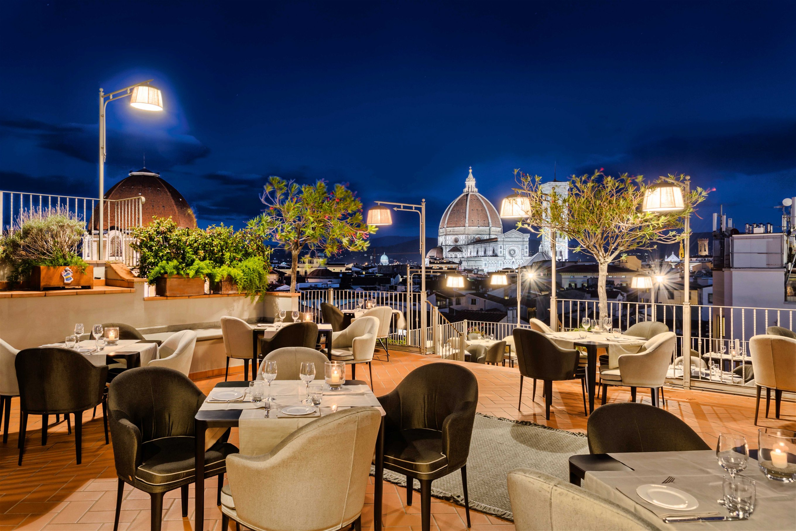 Im Panoramarestaurant »B-Roof« im 5.Stock des »Baglioni« genießt man einen tollen Blick über die ganze Stadt. 