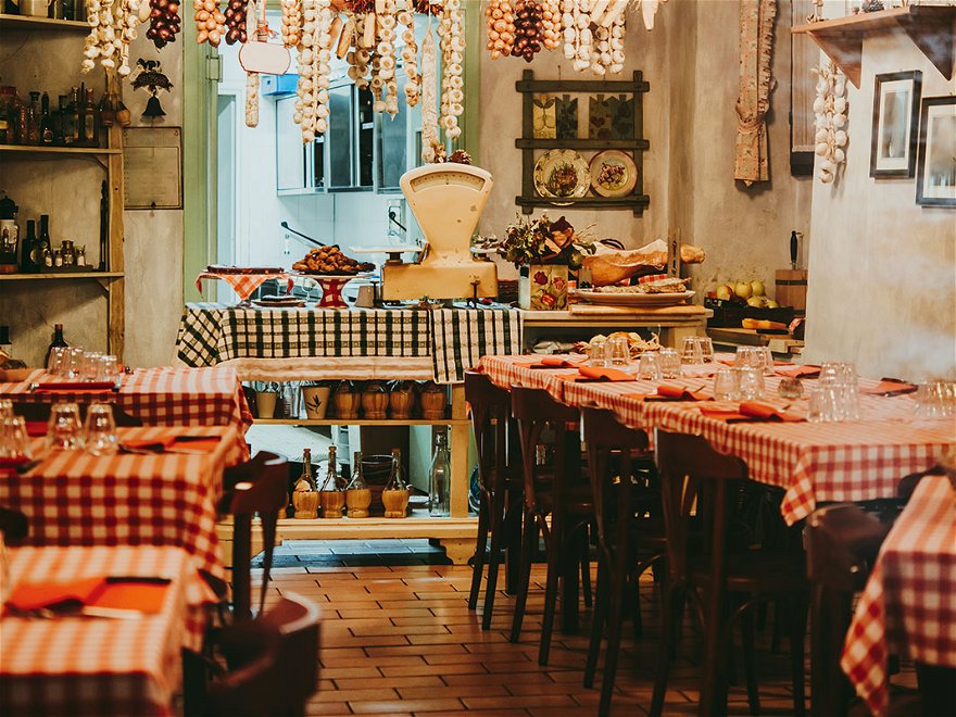 Für feine, authentische  italienische Küche muss man nicht unbedingt ins Nachbarland fahren. Die gemütliche Osteria gibt es auch bei uns ums Eck. Versprochen!