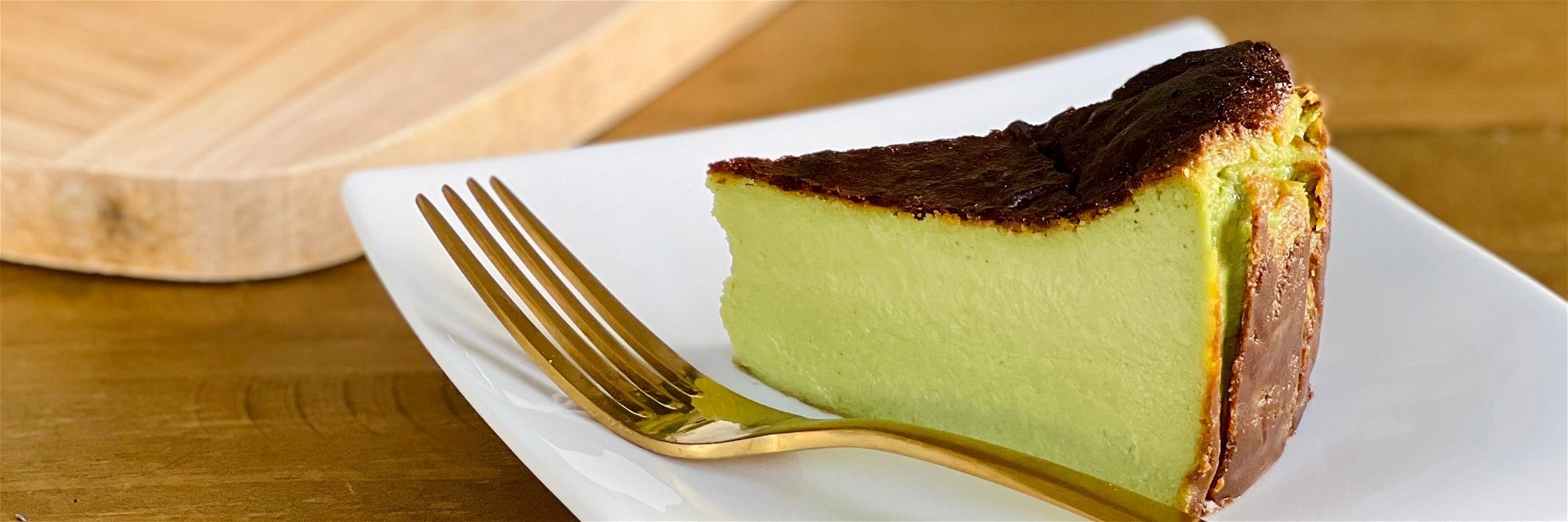 Unter anderem Matcha-Cheesecake ist in asiatischen Cafés beliebt.