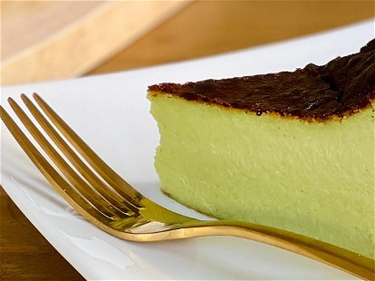 Matcha green tea burnt cheesecake