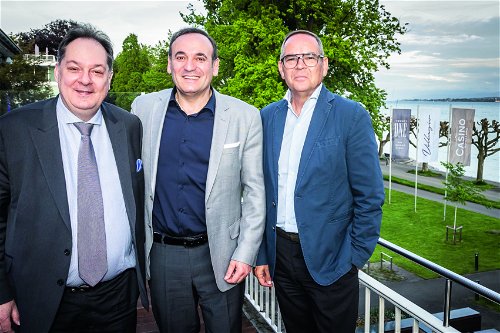Falstaff-Wein-Chefredakteur Ulrich Sautter, Agron Salihi und Otto Wulferding vom Casino Konstanz (v. l.).