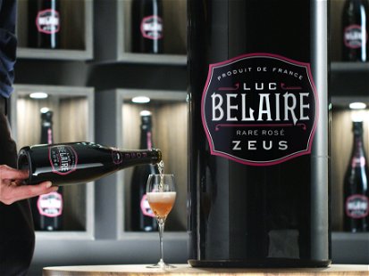 Die »Belaire Zeus« lässt eine klassische Bouteille wie eine Baby-Trinkflasche aussehen. 