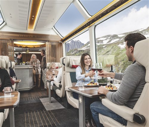 Die Fahrt in der «Excellence Class» des Glacier Express beinhaltet neben einem garantierten Fensterplatz auch ein Gourmetmenü.