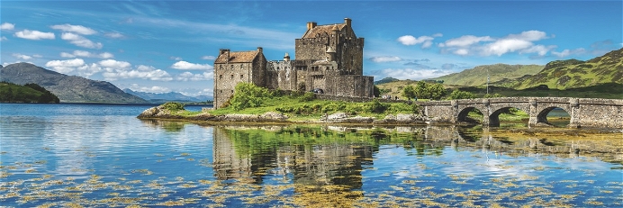 Film-Schönheit: Das als Filmkulisse weltberühmt gewordene Eilean Donan Castle (u.a. »Highlander«) befindet sich am Meeresarm Long Loch – denn ein »Loch« kann ein See oder auch ein Fjord sein.