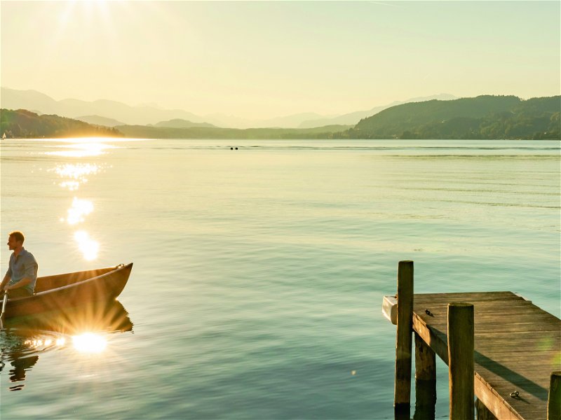 Entspannen, abschalten, loslassen, die Magie des Wasser auf sich wirken lassen – die Kärntner Seen bieten dafür eine perfekte Kulisse.