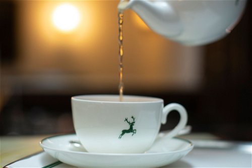 Luxus geht im »Goldenen Hirschen« anders als anderswo. Zum Beispiel beim Afternoon Tea.