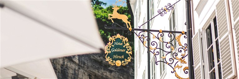 Mehr als 600 Jahre Tradition vereint mit Luxus zeichnen das legendäre »Hotel Goldener Hirsch« im Festspielbezirk der Mozartstadt aus.
