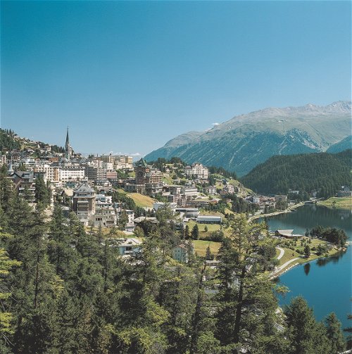 St. Moritz im Engadin ist nicht nur in den Wintermonaten, sondern gerade auch zur warmen Jahreszeit eine Reise wert.
