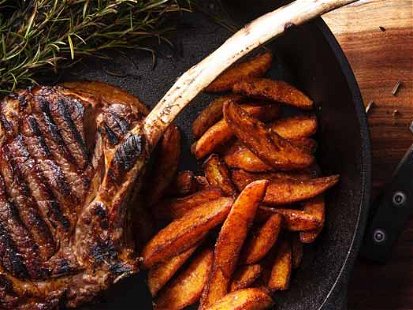 Für ein gutes Steak ist oft  mehr nötig als Fleisch und ein Grill. 