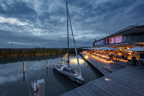 "Das Fritz" in Weiden am See: Where culinary delights and sustainable construction merge into a harmonious overall concept. 