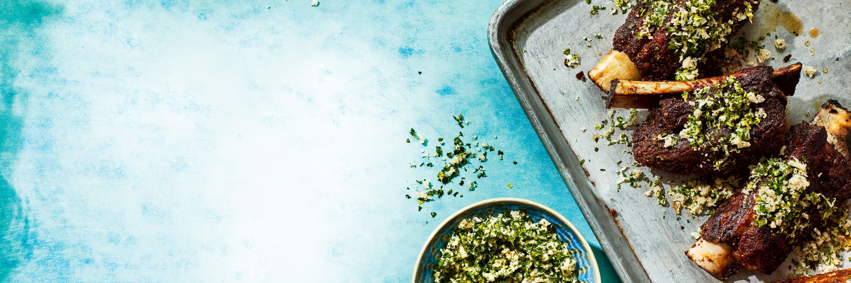 Short Ribs mit Pastrami-Rub und Kren-Gremolata - Rezepte - Falstaff