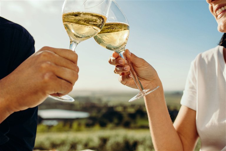 Ausdrucksstark, und doch jederzeit voll unkomplizierter Trinkfreude: Es ist kein Wunder, dass sich der Anbau von Sauvignon Blanc allein in den letzten 20 Jahren weltweit verdoppelt hat.